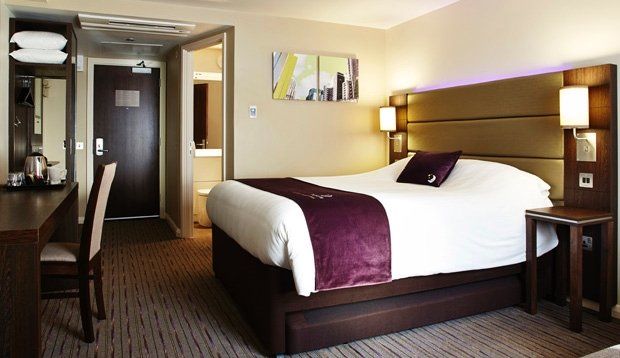Premier Inn Premier Inn Heathrow Airport Terminal 4 Stanwell Eksteriør bilde